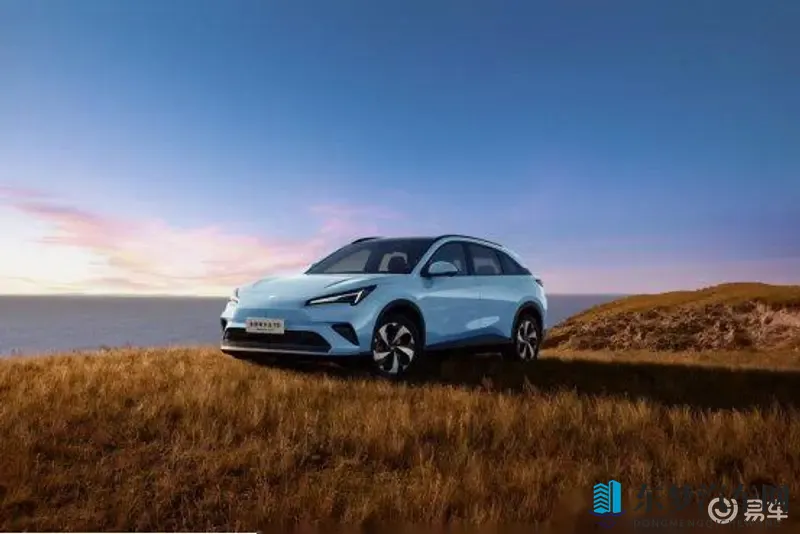 绿巨人www网络：新能源汽车崛起，自动驾驶引变革-1