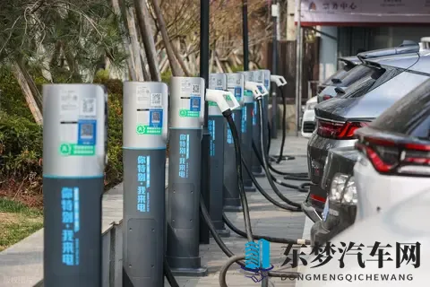 新能源车销售占据半壁江山，蓝海市场切换变红海！-3