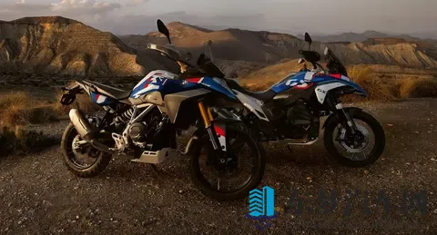 老师让我吃她胸 摸她奶视频：老师诱使学生触摸私密部位视频