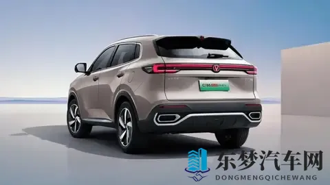 老头吃奶：年迈老人意外尝鲜哺乳情景