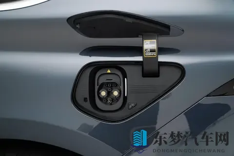 蔚来ET9适合家庭用户吗？从多维度分析车辆配置是否贴合需求-1