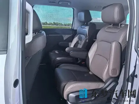 置换补贴价710万起！五菱星光730正式上市，三种动力系统-2