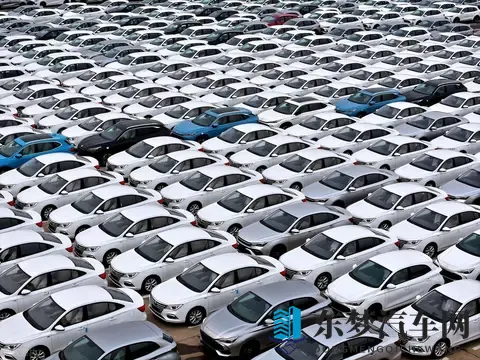 新能源车销售占据半壁江山，蓝海市场切换变红海！-2