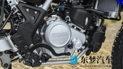 一款小型雅马哈耐力赛摩托车 WR 125 R，具有可变气门正时功能-1
