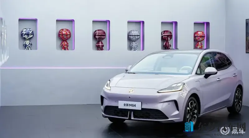 半固态电池首发！MG4 半固态安芯版广州车展亮相-1