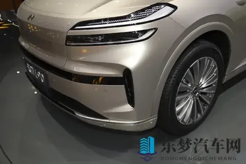 25款乐道L90，大空间SUV，纯电续航605km，对比问界M7-2