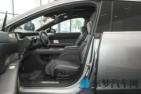 768万起售的蔚来ET9：2025款102度电池，入门即满配，您心动吗？-2