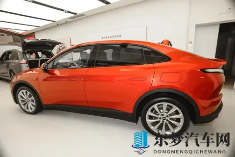 家用纯电SUV怎么选？提供越级体验？带你看乐道 L60 长续航版-2