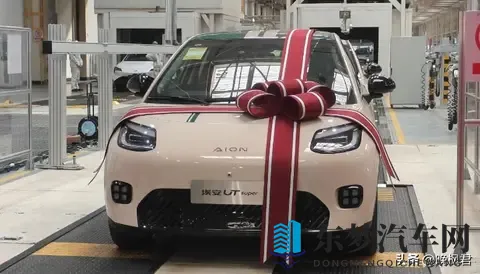 四万九新车搅动江湖，京东跨界汽车业，三巨头联姻藏隐忧-1