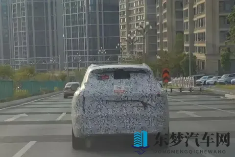 问界M6谍照曝光，鸿蒙智行添新将！预计2026年上市-2