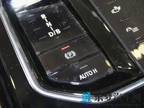 专门憋尿的衣服:智能衣物新突破,长途驾驶不再尿急困扰-1