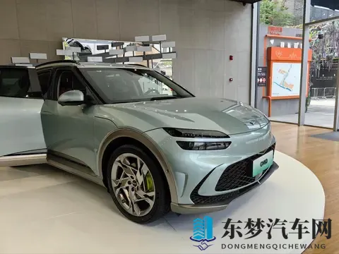 陈丽佳专辑《灯》艺术：《灯下光影，陈丽佳专辑艺术魅力展现》-3