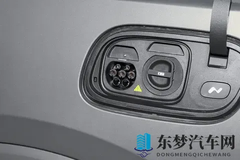 乐道L90 2025款 六座版Pro：大空间+灵活布局+成熟换电体系，香！-2