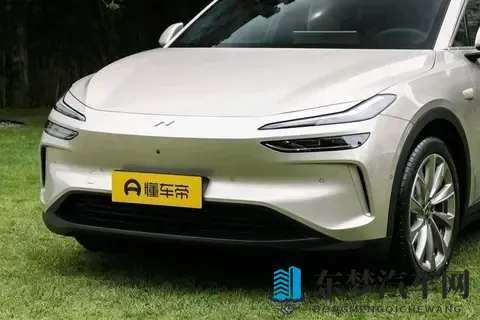 捷途旅行者双车上市：方盒子市场迎来“燃油电混通吃”破局者