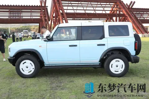 福特智趣烈马：高通骁龙8255芯片加持，156英寸Mini-LED屏-1