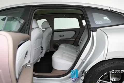 长安启源A06拿出诚意，配6C闪充+高规格悬架，小鹏M03接得住吗？