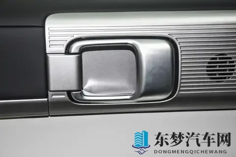 带娃出行、长途自驾、通勤省钱…这款SUV很懂家庭用户-3