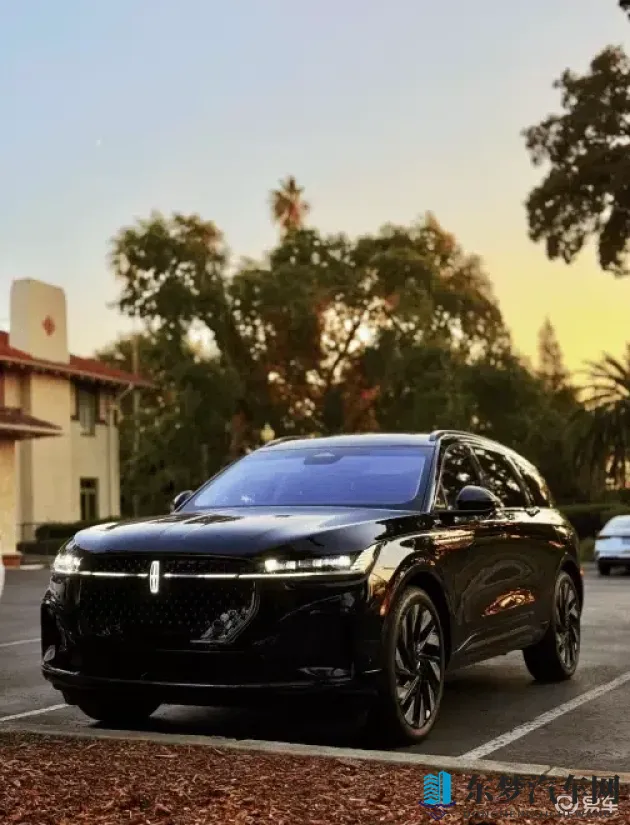 男生和女生差差差30分钟：男女驾驶习惯大揭秘：速度与安全谁更重要？