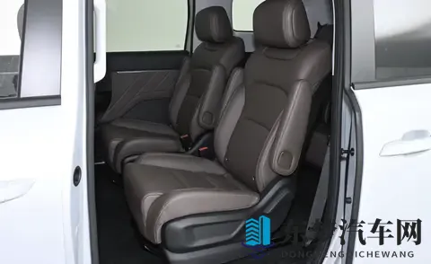 五菱星光730 PHEV：豪华配置+超强续航，仅需1068万-3