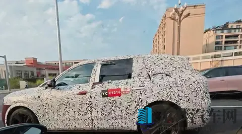 问界M6谍照曝光，鸿蒙智行添新将！预计2026年上市-1