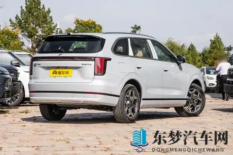 长续航豪华电七座SUV，山海L7 PLUS：旅行小房车全方位魅力深体验-1