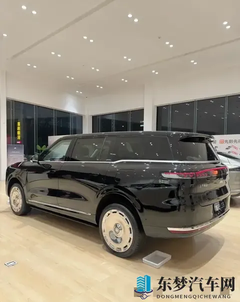 智己LS9疯了？车装地暖+移动淋浴，32万起售30分钟抢光8000台！-1