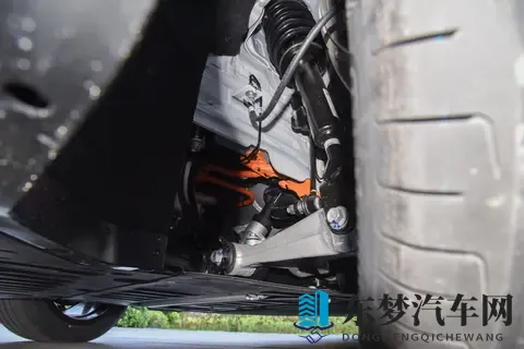 小米汽车安全辅助功能大幅升级，避险方式升维提升用户安心感