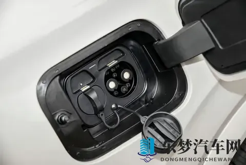 1198万起，四驱、230km续航、7座都有，这款插混SUV怎么样？-2