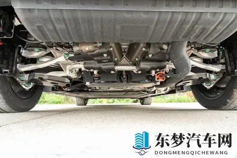 新能源大六座插混SUV对比，腾势N8L DM和领克900该如何选择？-2