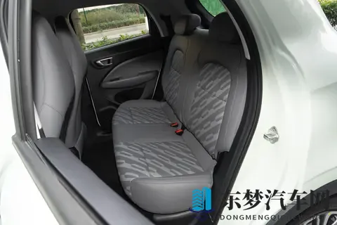 2025款零跑T03,长续航更省心,4w就能买到,究竟表现如何?-1