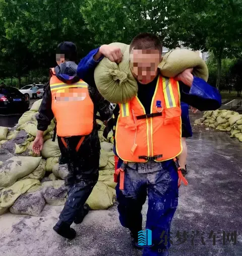 工信部惊现四轮毂电机车型？-2