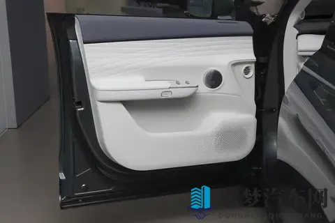 1898 万起，2025 款星纪元 ET 重塑豪华 SUV 标准-2