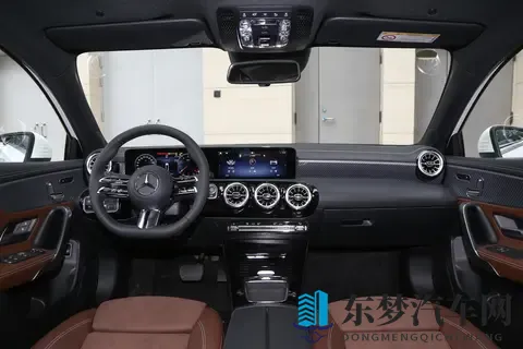 2025 款奔驰 A 级选购指南：25 万级豪华入门，A 180 L 与 A 200 L 怎么选？-3