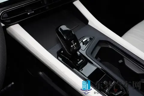 领克03：10万级性能家轿，14万即可拥有272匹马力？-1