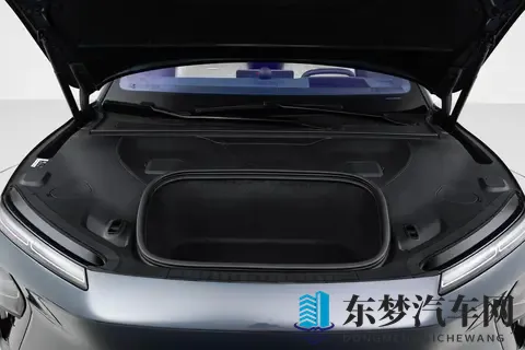 蔚来ET9适合家用吗？带娃出游、日常通勤，全方位体验-3