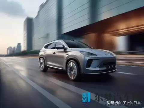三联屏+豪华内饰，星途ET5：科技与质感双向奔赴-2