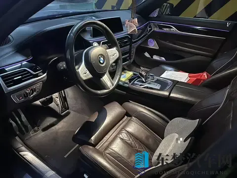 欧美大屁股：汽车设计新潮流：揭秘独特“大屁股”车型魅力-1