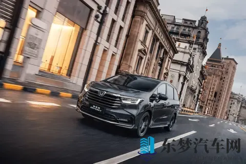 混动油耗 588L！奥德赛 5 款配置解析，4 万差价换电动侧滑门值吗？-1