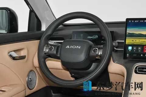 新手司机探店新车！埃安i60增程版，这款车有哪些亮眼看点？-3