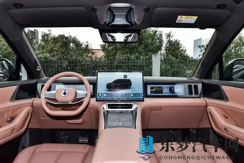 腾势N8L DM来了！二孩，三孩家庭的出行，本该如此从容惬意-1