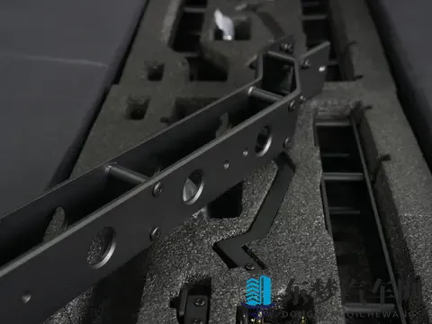 MANTA路虎老卫士量版定制车顶平台，超低超酷！-2