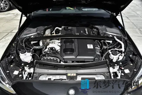 售549万元，外观精致高级，2026款AMG C 43 4MATIC上市！
