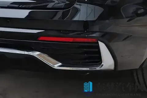 一年开了1万公里，我总结这款车最真实的使用感-2