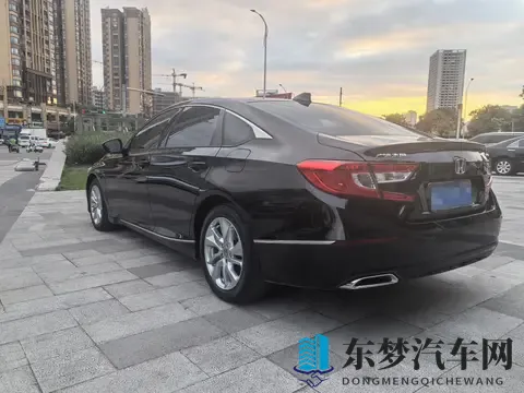 一手准新雅阁，260TURBO精英版，九万多开回家！-3