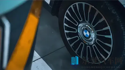 宝马X1：燃油电动双箭齐发，紧凑SUV市场格局生变-1