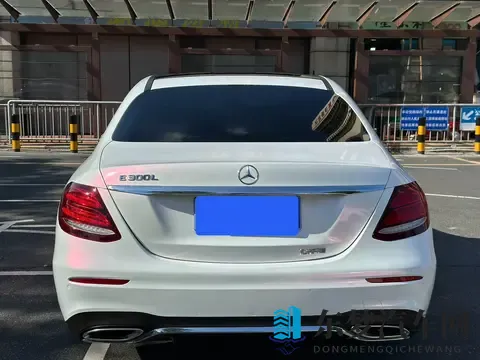 三年奔驰E级，19万开走行政座驾，这气场不输新车！-3