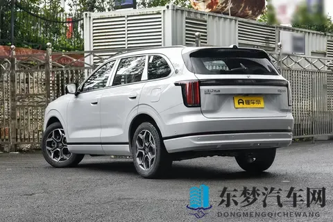 捷途山海L7 PLUS：智能大床+双冰箱，15万级SUV也有CDC电磁悬挂？-2