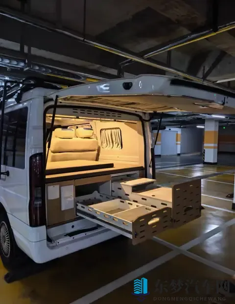 露营车还能做到这样？6度电+太阳能，让旅行彻底摆脱电量焦虑