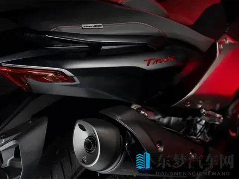 雅马哈TMAX推出25周年纪念版，这款“三缸踏板”怎么这么牛呢？-1