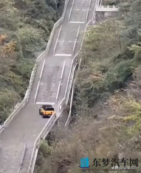 奇瑞4次致歉难平“天梯之伤”:60°陡坡溜车撞护栏,这锅谁背?-3